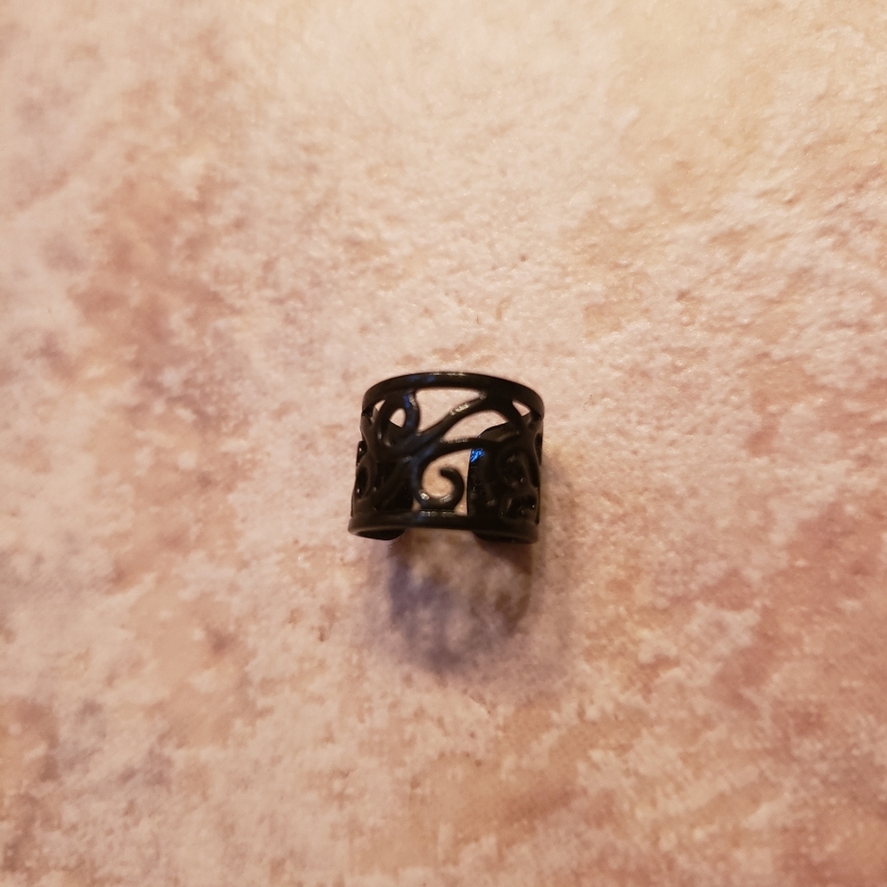 Black Ear Cuff